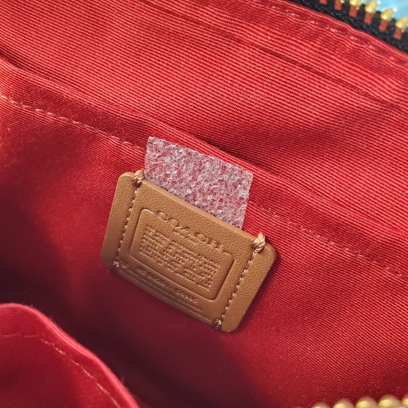 Disney Mickey Mouse X Keith Haring Mini Camera Bag. NWT - Picture 2 of 7